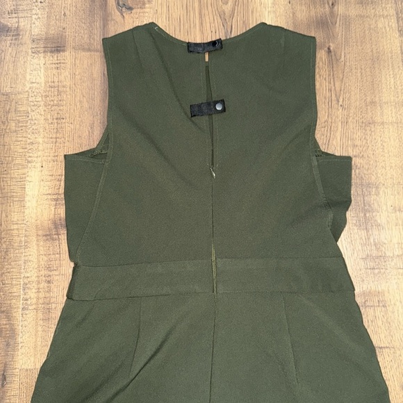GIBSON Latimer Elegant Sleeveless Olive Jumpsuits - Picture 7 of 8